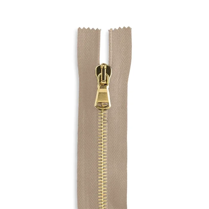 Italian Made High-Quality Finish #5 10″ Brass Standard Pull Bag Zipper – Light Beige